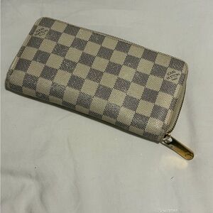Louis Vuitton Beige Zip Wallet with Gold Zipper